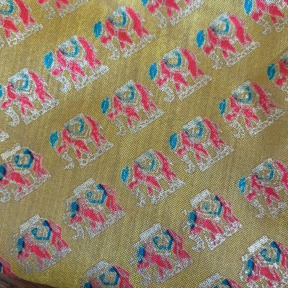 Gold 3 zipper bag made in Thailand - Picture 7 of 7